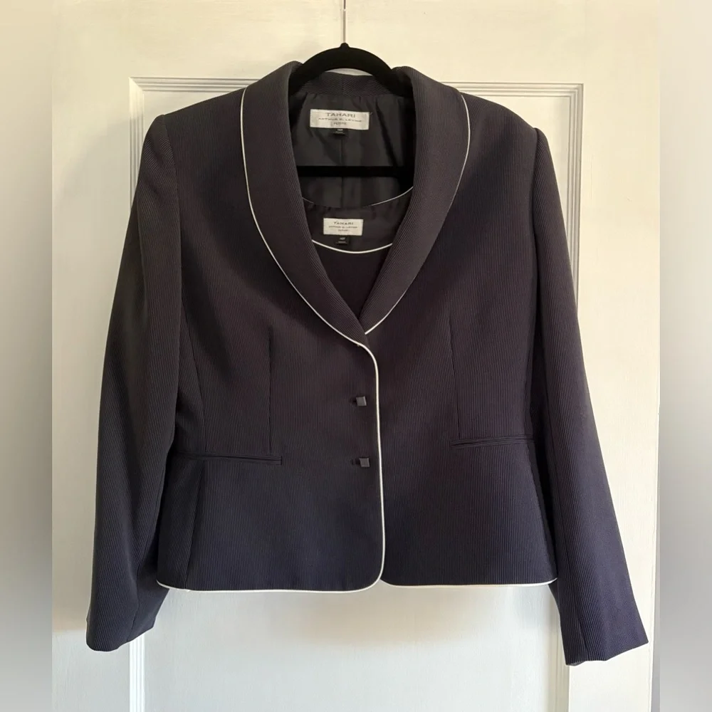 Tahari ASL Navy Blazer with White Piping and Matching Tank Top Size 14 Petite